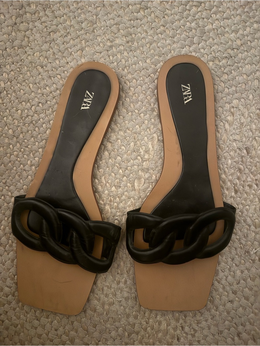 ZARA Black Chain-Link Slide Sandals with Tan Footbed